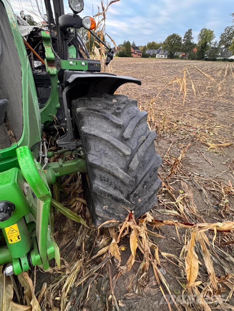 John Deere 6130R BRANDSCHADEN zur Teileverwertung Traktorok