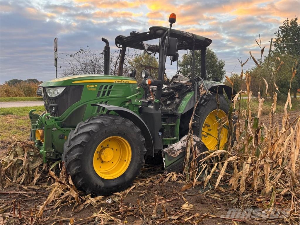 John Deere 6130R BRANDSCHADEN zur Teileverwertung Traktorok