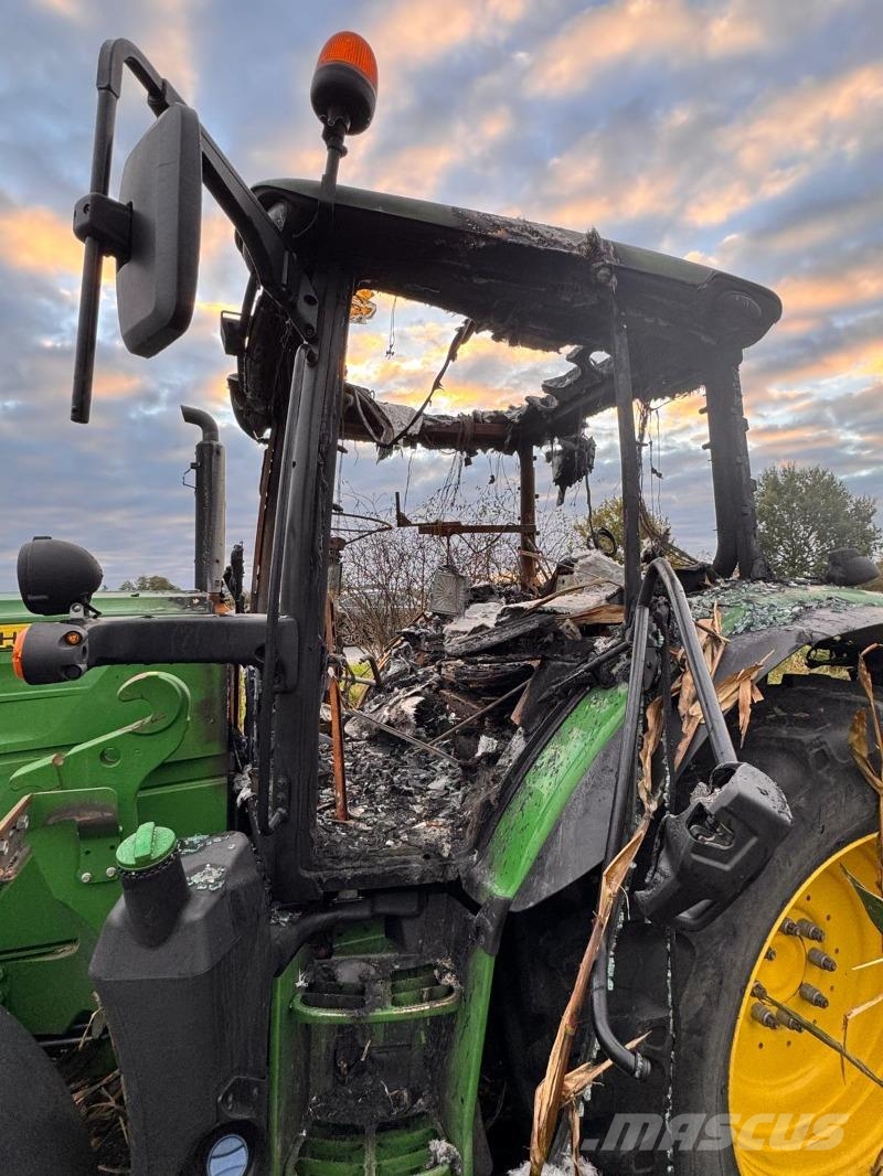 John Deere 6130R BRANDSCHADEN zur Teileverwertung Traktorok