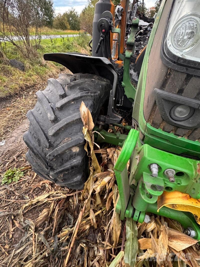 John Deere 6130R BRANDSCHADEN zur Teileverwertung Traktorok