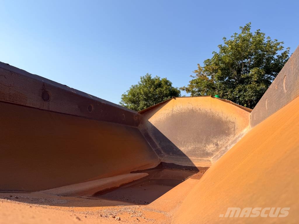 CAT 730 C 30 TON ADT Csuklósdömperek
