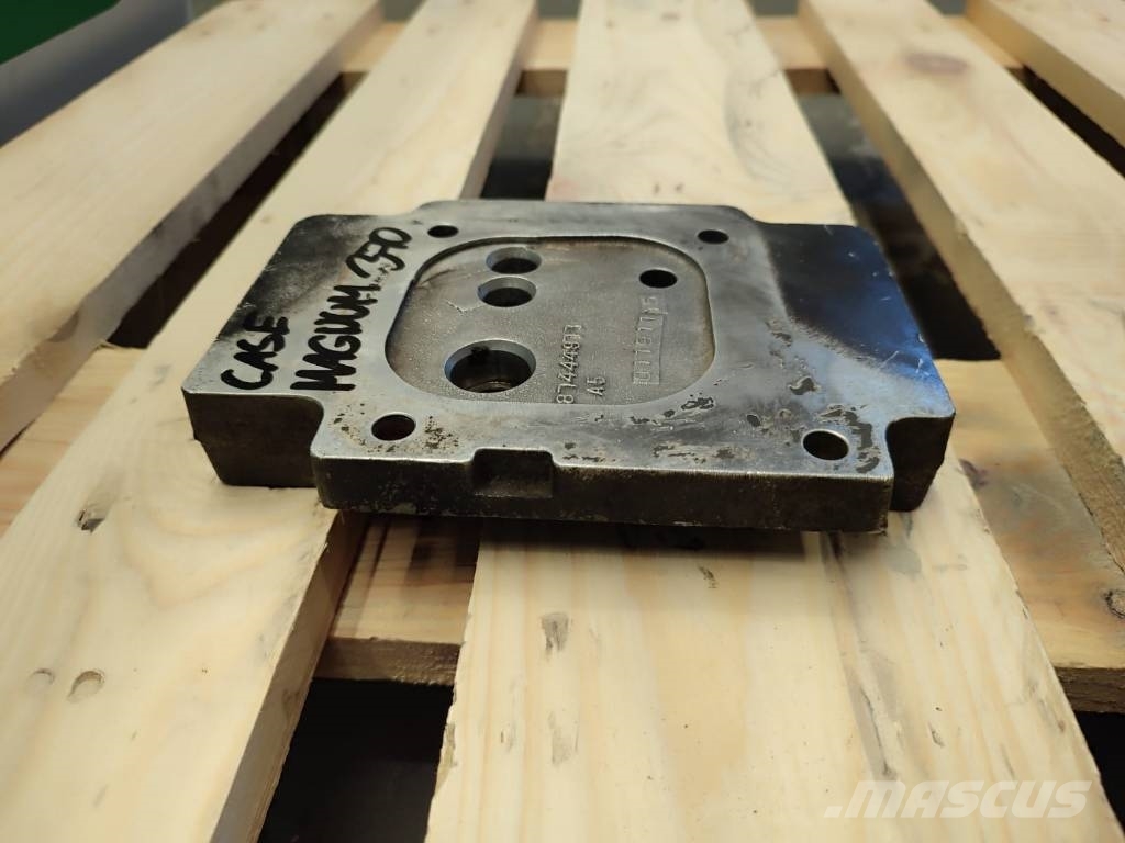 Case IH Valve Plate 87444977 Case 370 Magnum Motorji