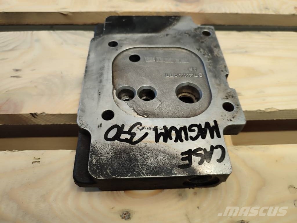 Case IH Valve Plate 87444977 Case 370 Magnum Motorji