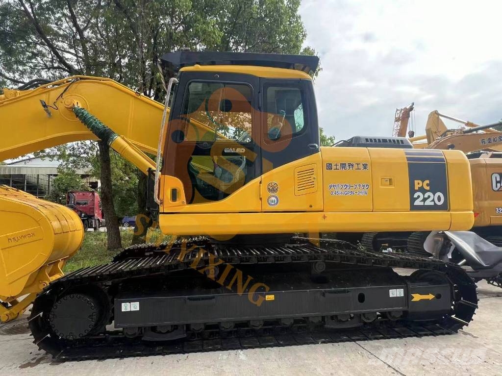Komatsu PC 220 Gravemaskiner på larvebånd