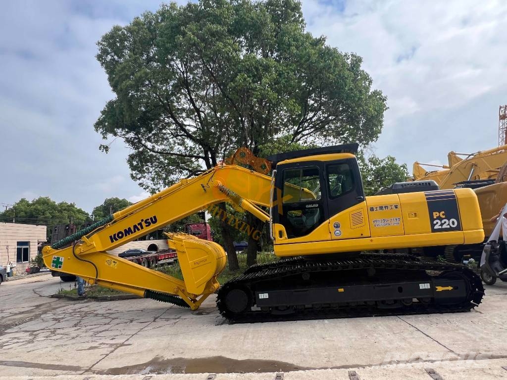 Komatsu PC 220 Gravemaskiner på larvebånd