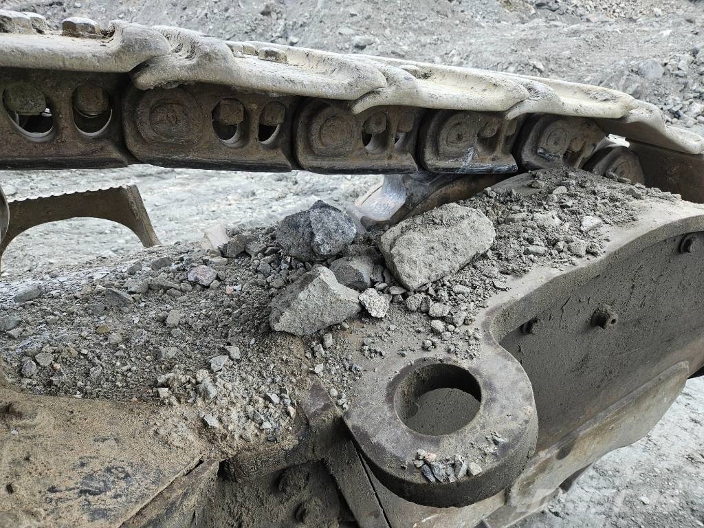 CAT 390 F حفارات زحافة