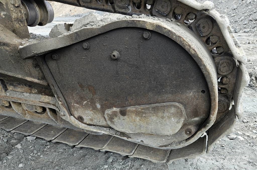CAT 390 F حفارات زحافة
