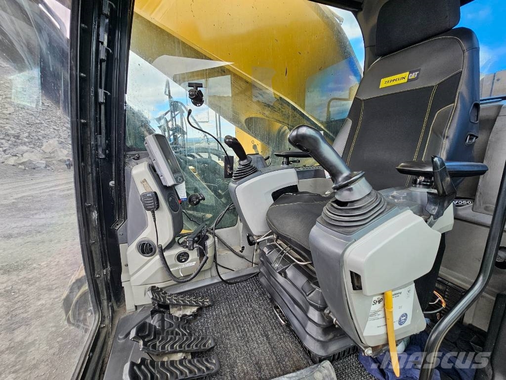 CAT 390 F حفارات زحافة