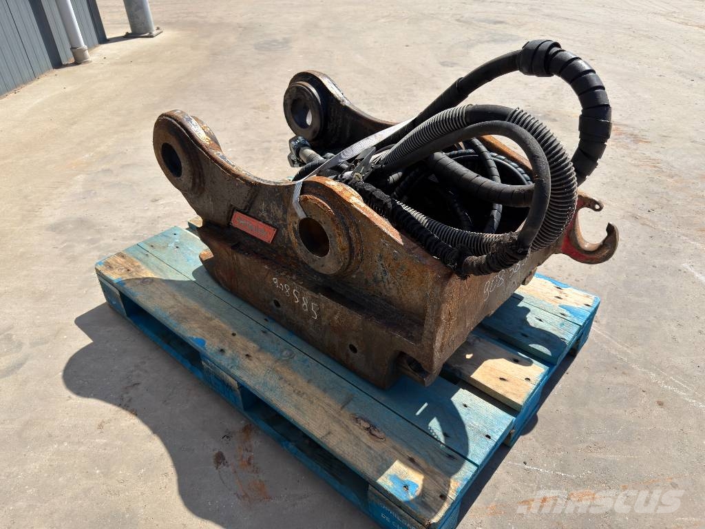 OilQuick OQ80 - 325D / 329D / 329E / 330F Brze spojke