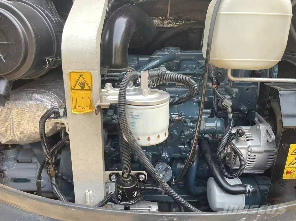 Kubota KX 165 소형 굴삭기 7톤 미만