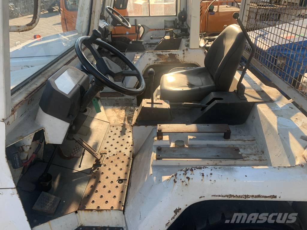 Nissan ET02A20U V-2212 EO Airport equipment
