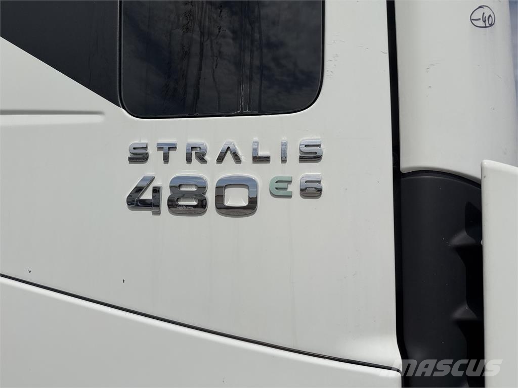 Iveco Stralis VIN 465 وحدات الجر