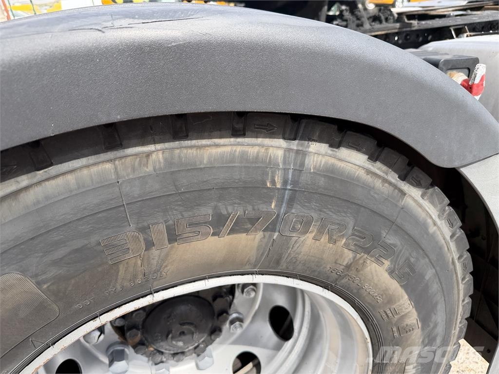 Iveco Stralis VIN 465 وحدات الجر