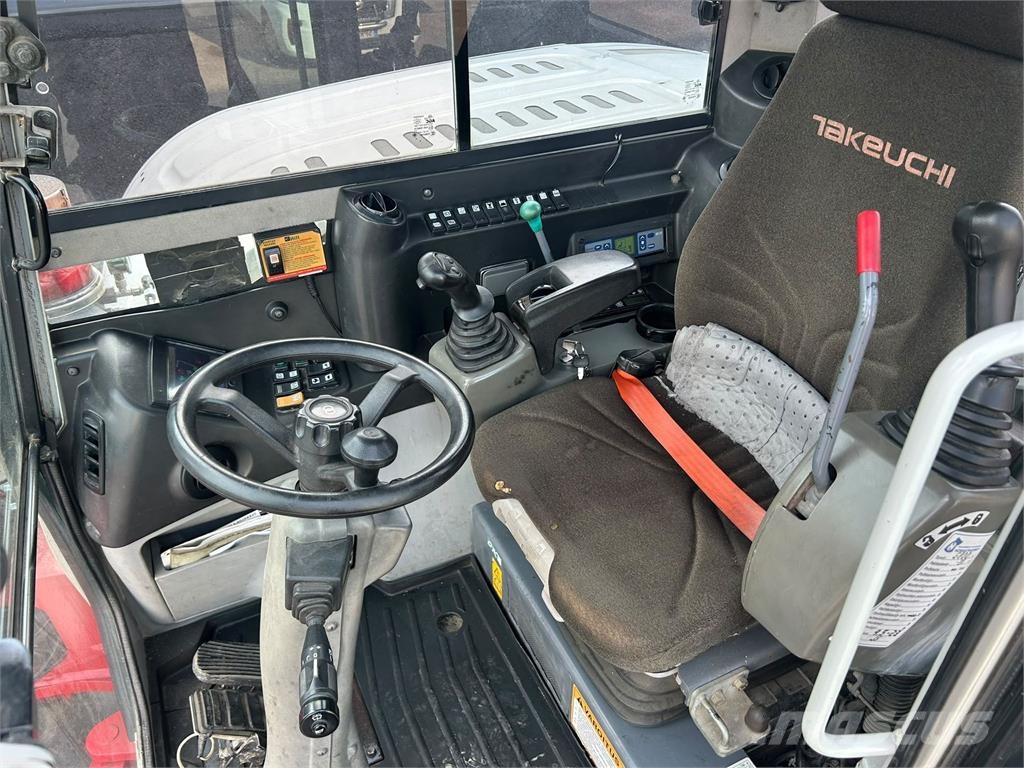 Takeuchi TB295W PYÖRITTÄJÄLLÄ Excavadoras de ruedas