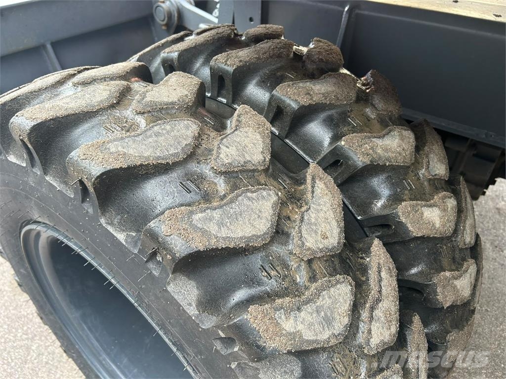 Takeuchi TB295W PYÖRITTÄJÄLLÄ Excavadoras de ruedas