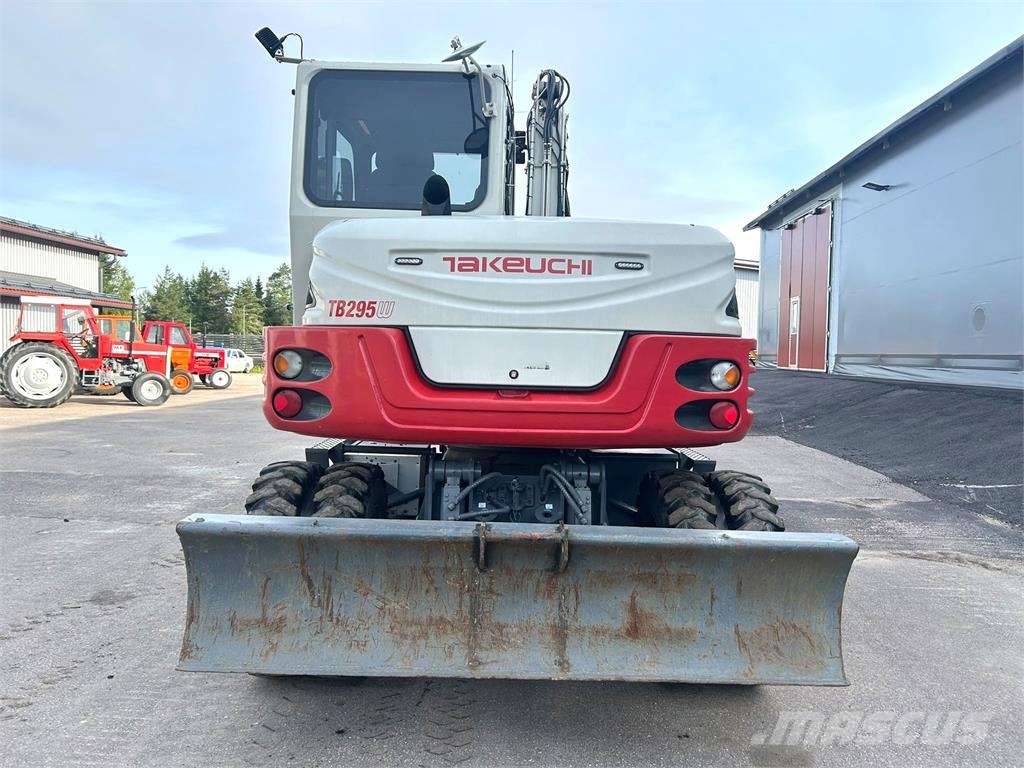 Takeuchi TB295W PYÖRITTÄJÄLLÄ Excavadoras de ruedas