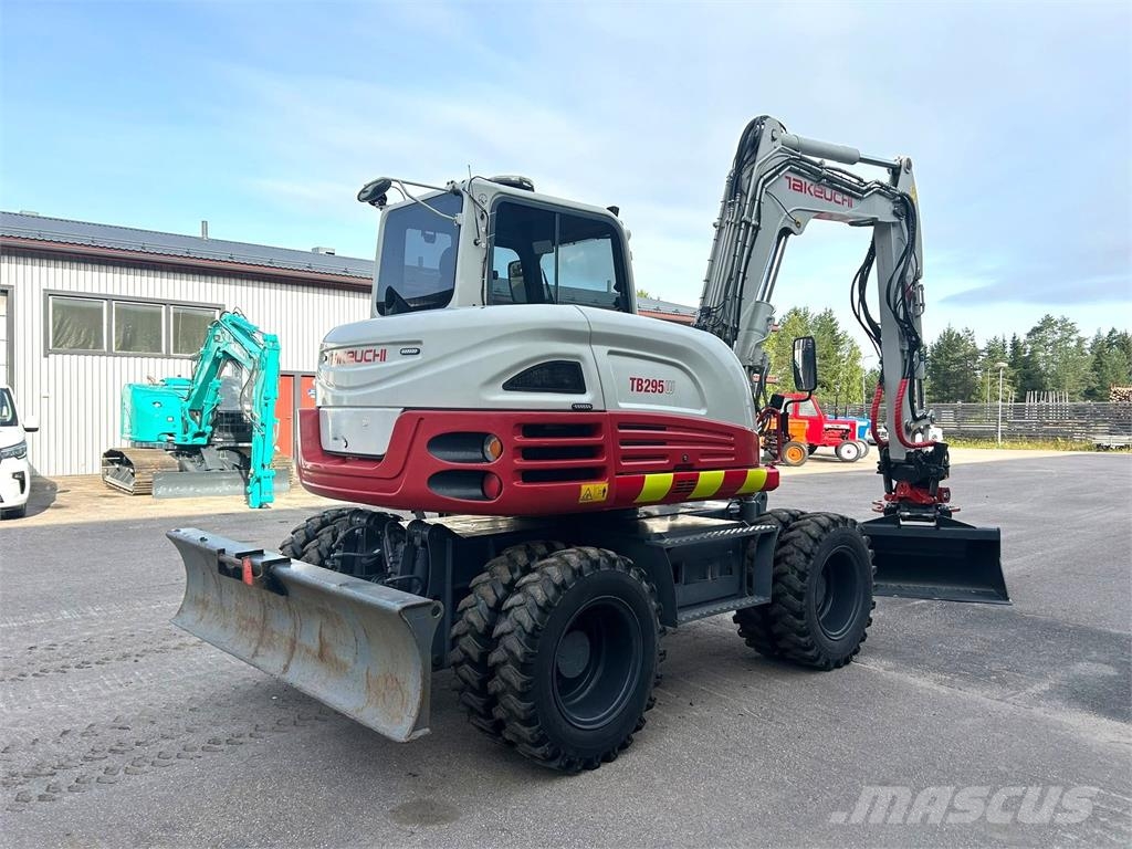 Takeuchi TB295W PYÖRITTÄJÄLLÄ Excavadoras de ruedas