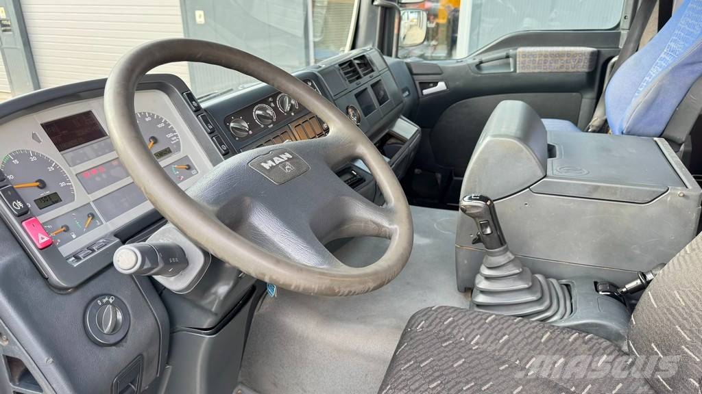 MAN 18.313 4x2 tipper - EFFER 1140 2S crane Camiones bañeras basculantes o volquetes