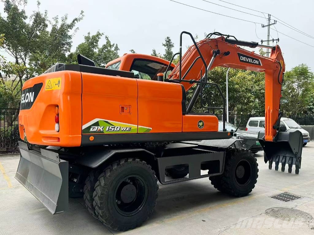 Develon DX150WE Колесни екскаватори