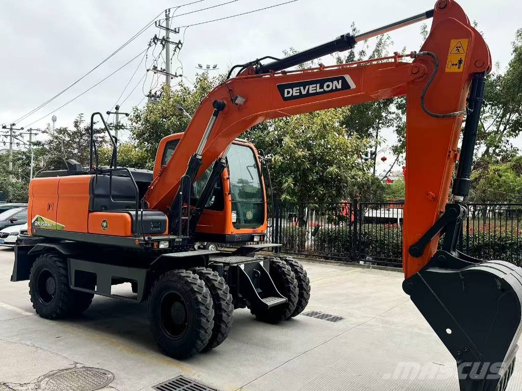 Develon DX150WE Колесни екскаватори