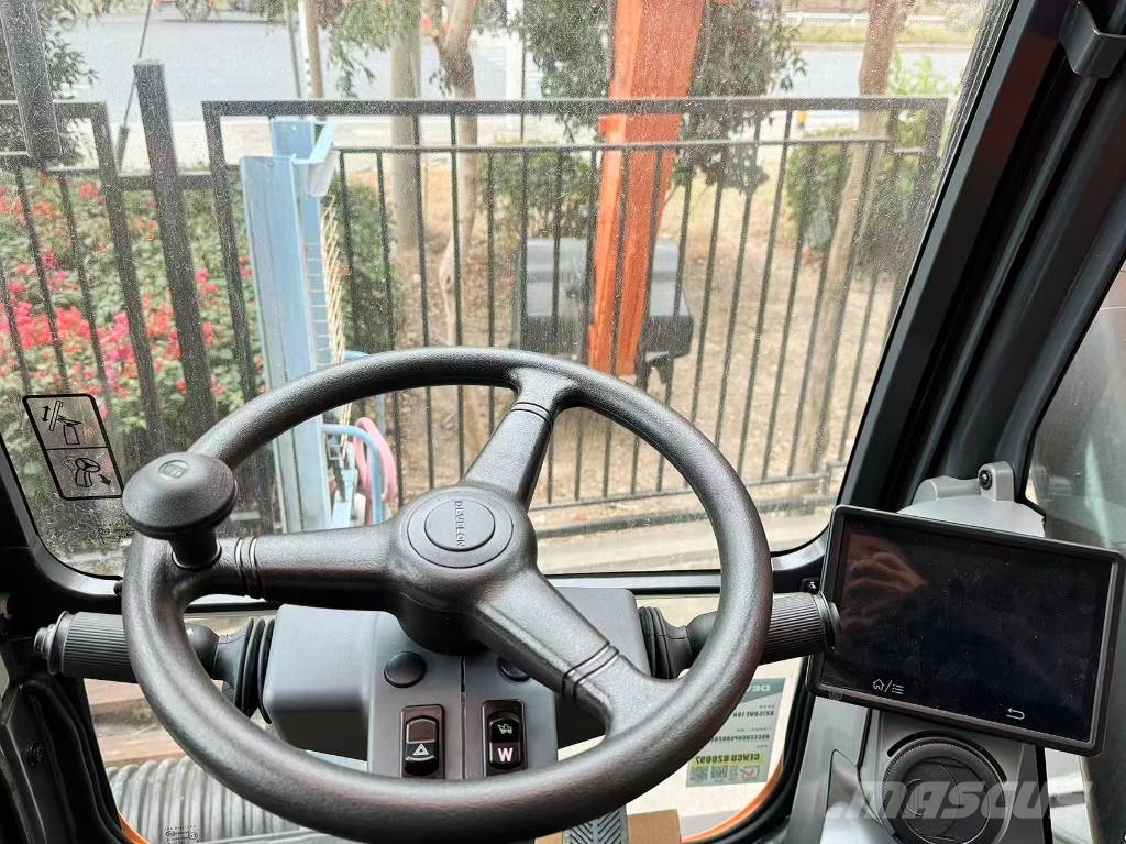 Develon DX150WE Колесни екскаватори