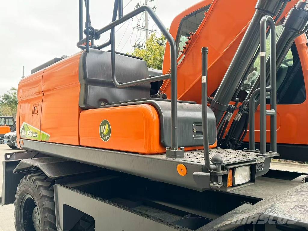 Develon DX150WE Колесни екскаватори