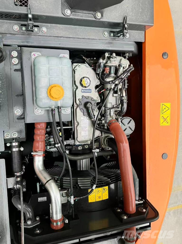 Develon DX150WE Колесни екскаватори