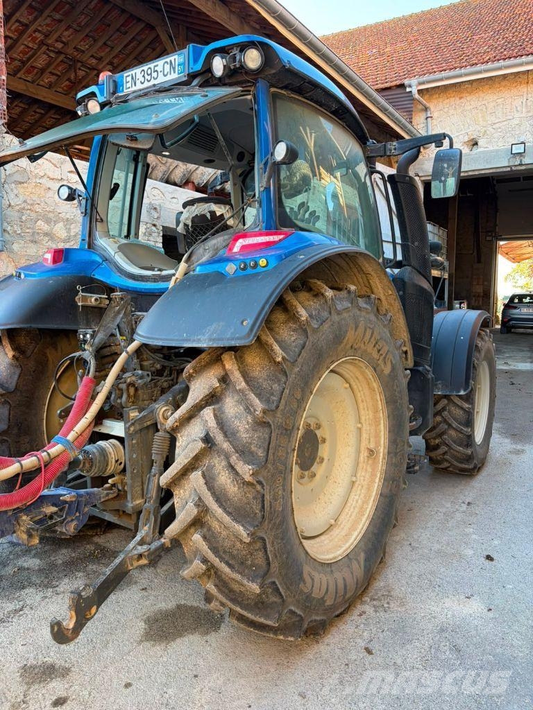 Valtra N114 Τρακτέρ
