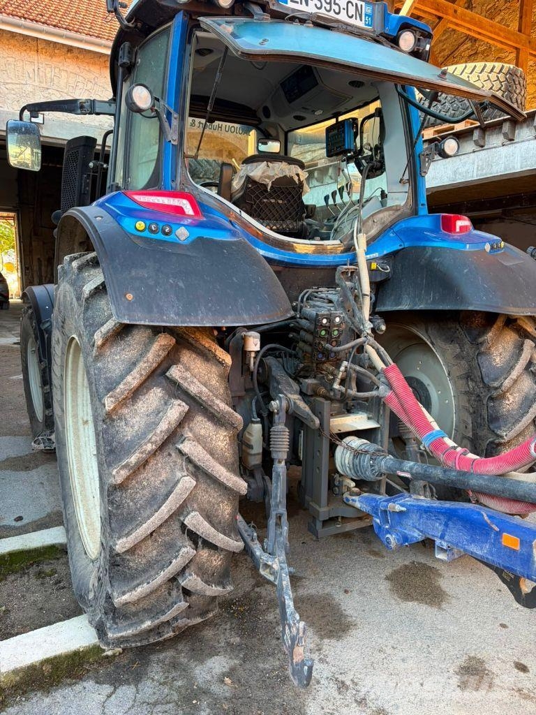 Valtra N114 Traktori