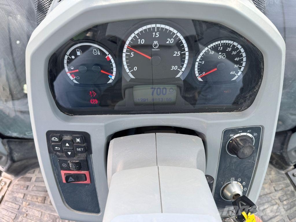 Valtra N114 Tractors
