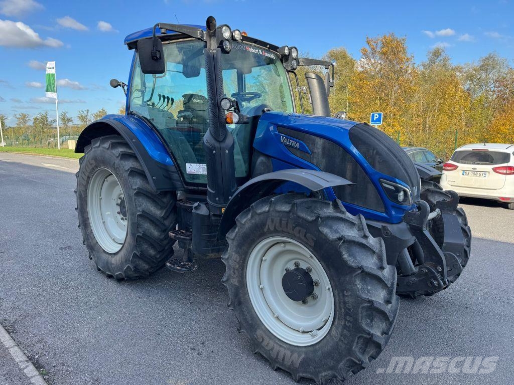 Valtra N114 Traktorit