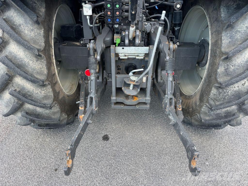 Valtra N114 Tractors