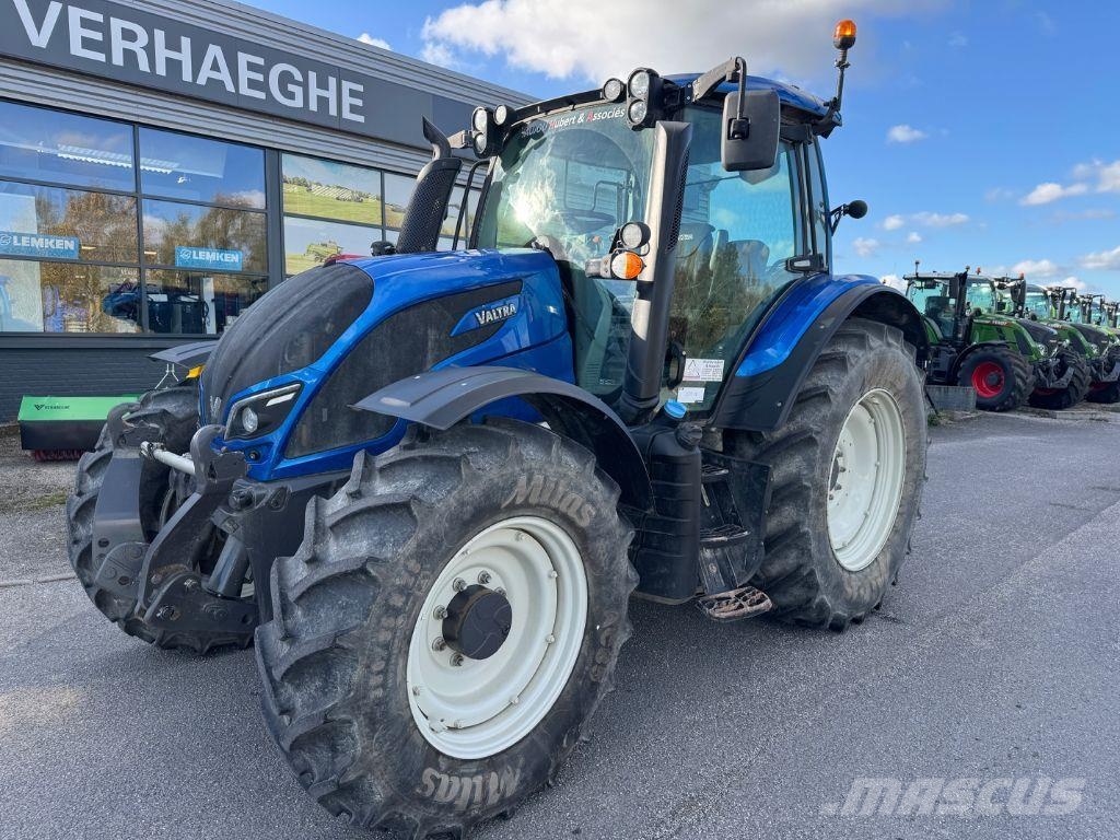 Valtra N114 Tractors