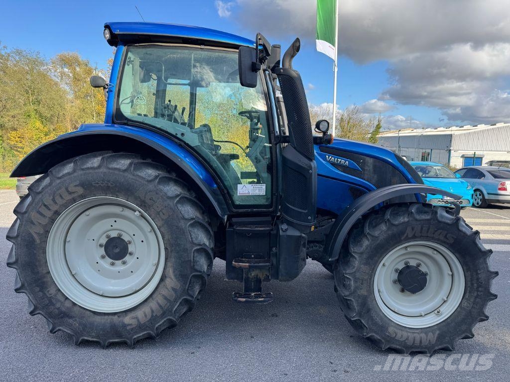 Valtra N114 Traktorit