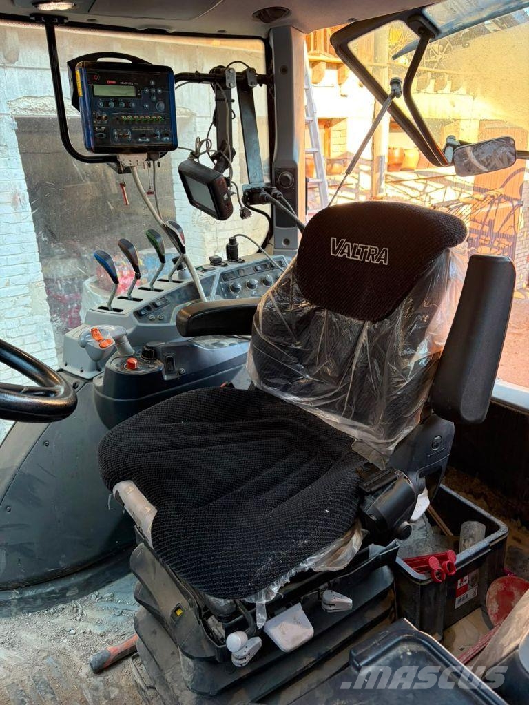 Valtra N114 Traktoriai