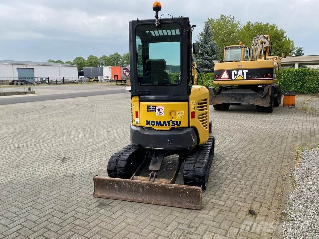 Komatsu PC26MR-3 Miniexcavadoras