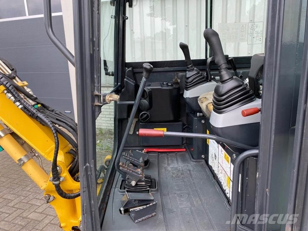 Komatsu PC26MR-3 Miniexcavadoras