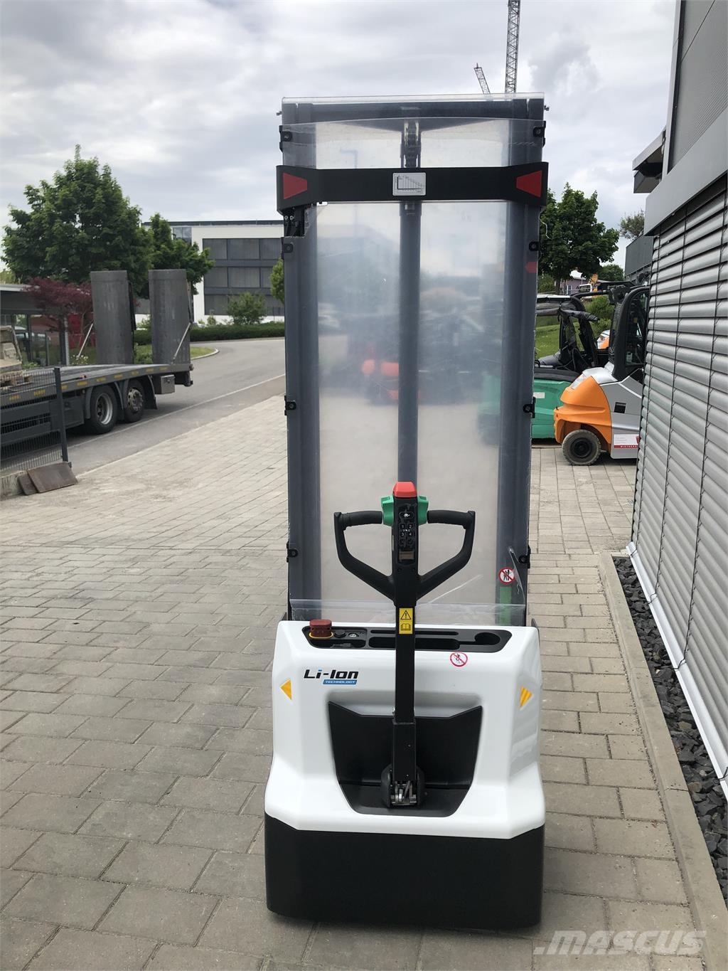 Bobcat LSM12N NEUGERÄT!!! Ajettavat pinoamisvaunut