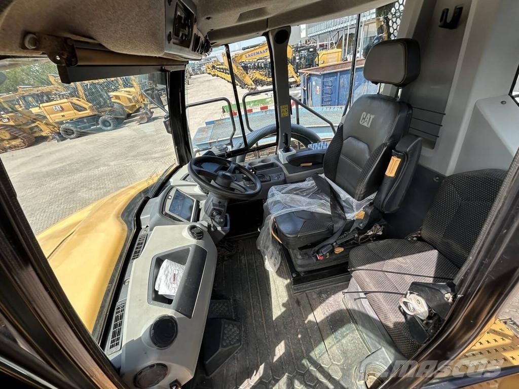 CAT 730-04 Άκαμπτα Dumper με ανατρεπόμενο κάδο