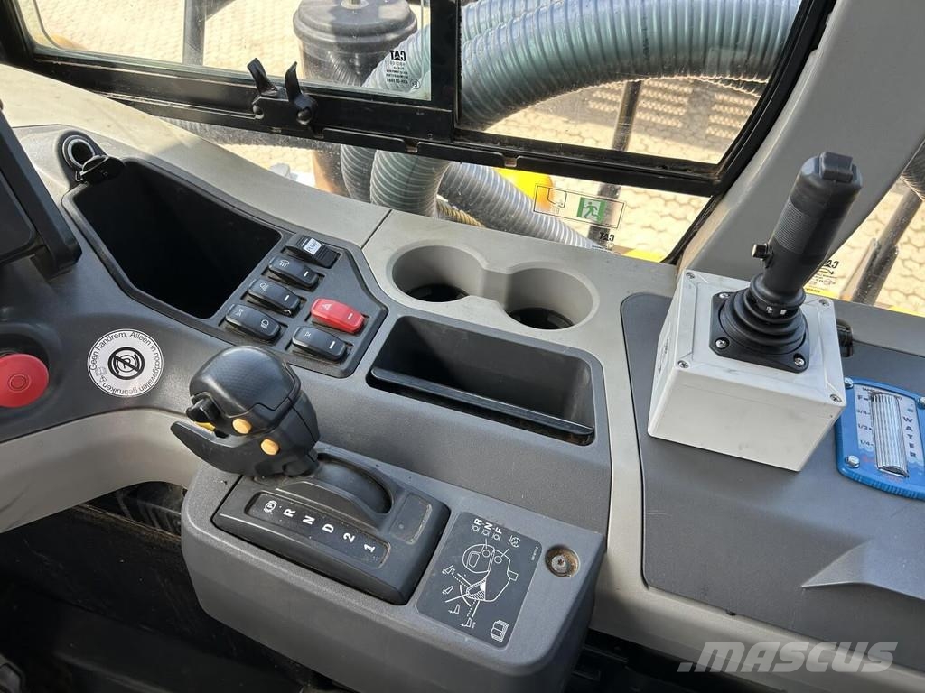 CAT 730-04 Άκαμπτα Dumper με ανατρεπόμενο κάδο