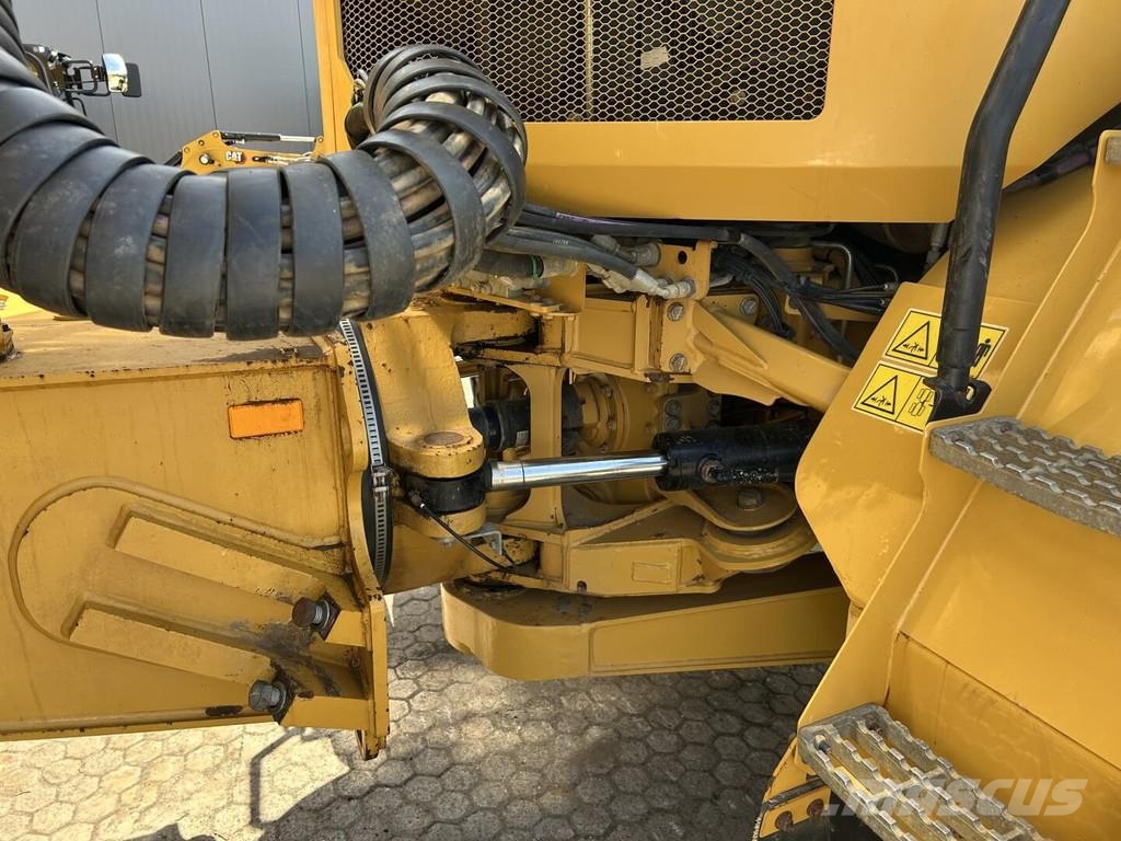 CAT 730-04 Άκαμπτα Dumper με ανατρεπόμενο κάδο