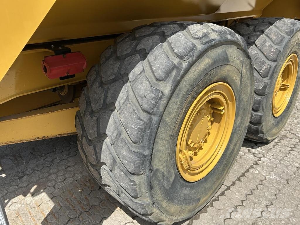 CAT 730-04 Άκαμπτα Dumper με ανατρεπόμενο κάδο
