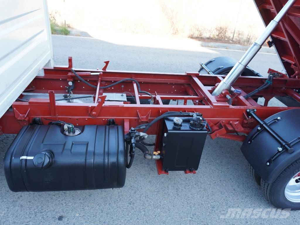 Iveco Daily 35C13 Camiones volquete para virutas de madera