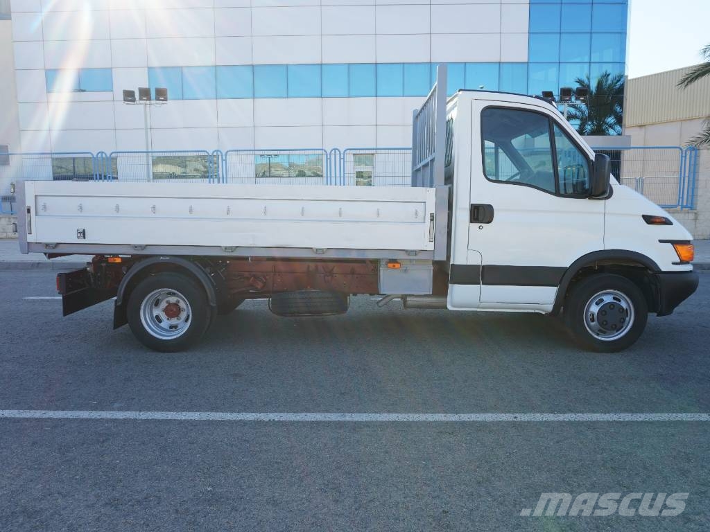 Iveco Daily 35C13 Camiones volquete para virutas de madera