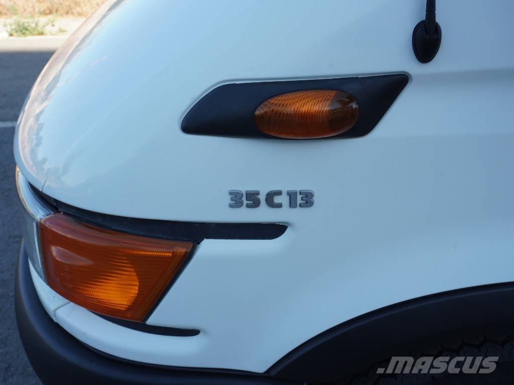 Iveco Daily 35C13 Camiones volquete para virutas de madera