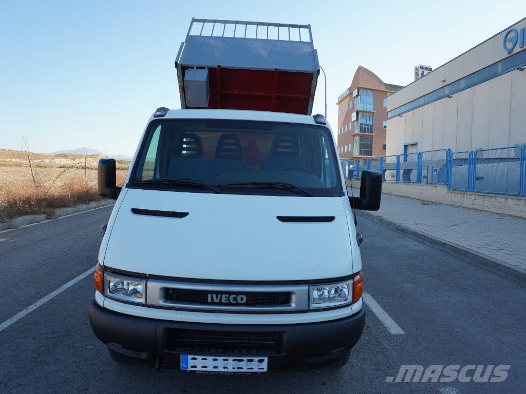 Iveco Daily 35C13 Camiones volquete para virutas de madera