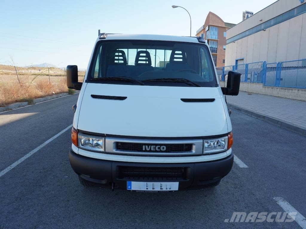 Iveco Daily 35C13 Camiones volquete para virutas de madera