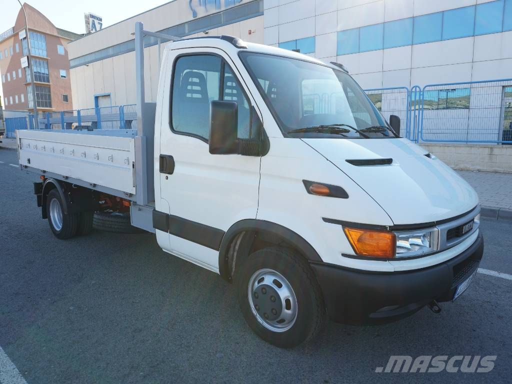 Iveco Daily 35C13 Camiones volquete para virutas de madera