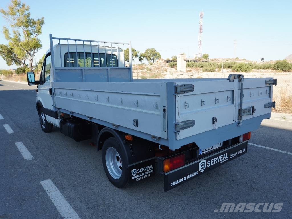 Iveco Daily 35C13 Camiones volquete para virutas de madera