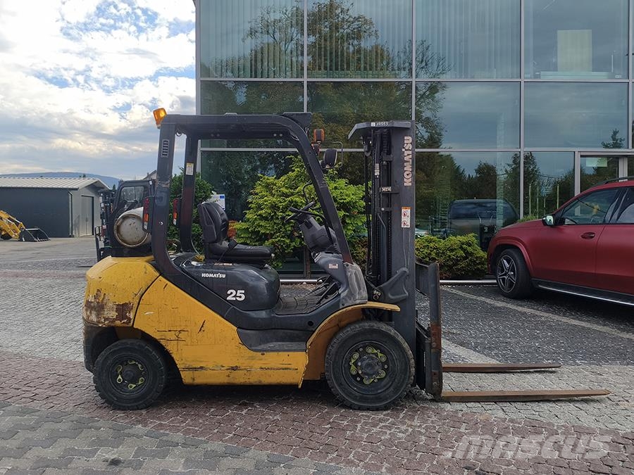 Komatsu FG25HT-17 Carretillas LPG